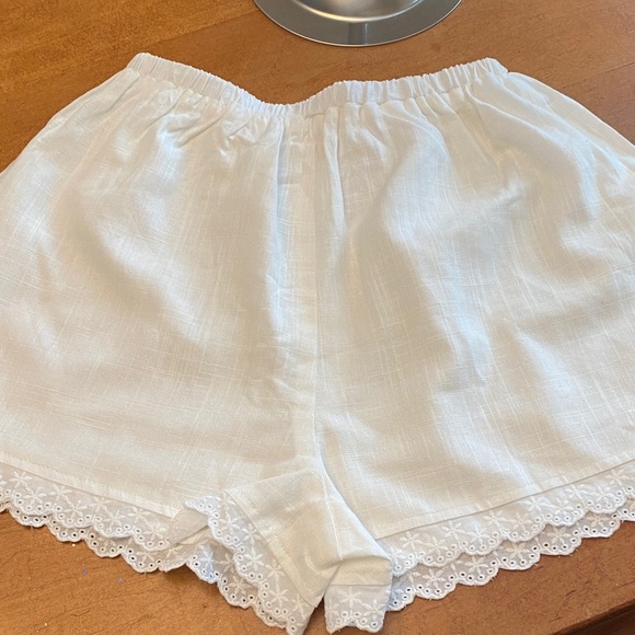 Princess Polly Haruka White High Waist Lace Shorts and Top - Picture 4 of 7